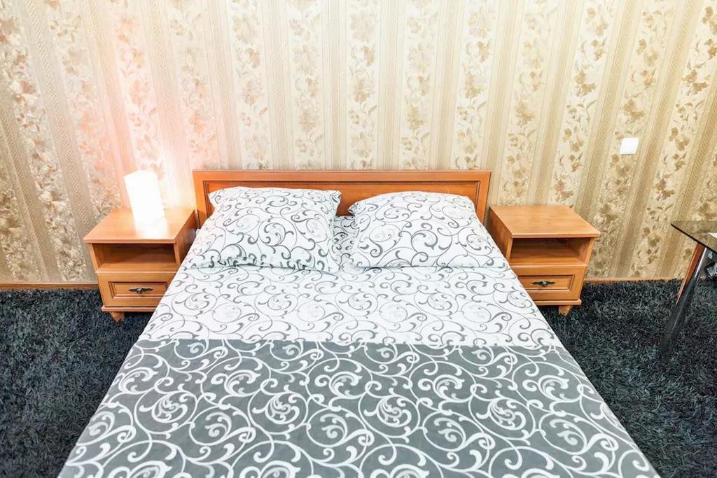 Apartment On Nezalezhnoy Ukrаiny Near Intourist Hotel Zaporizhia Esterno foto
